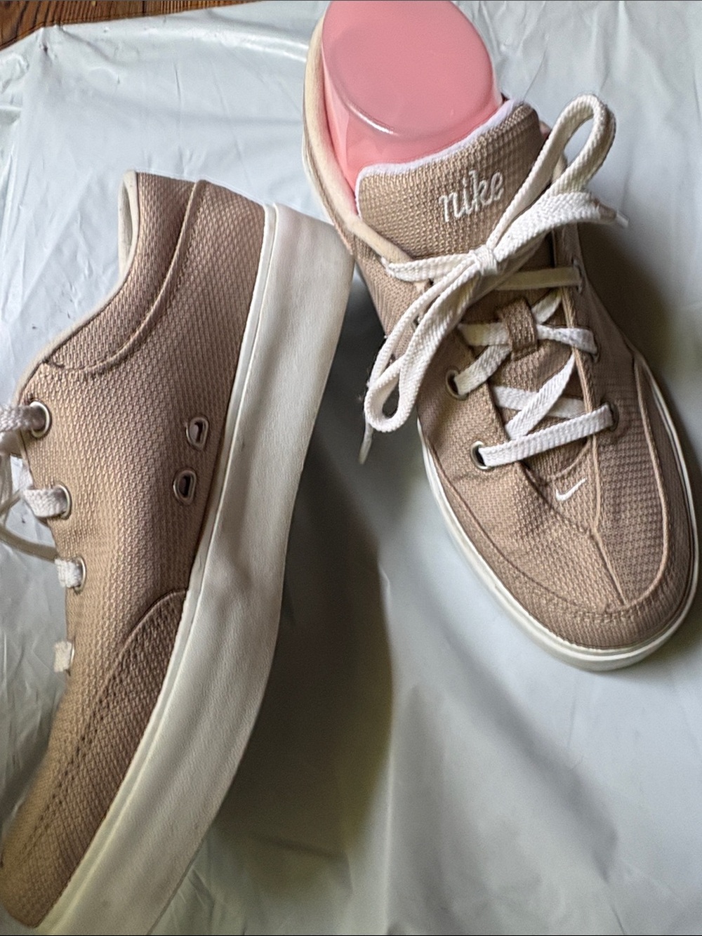 Vintage 2000 Nike GTS Canvas Low Sneakers Women's 8 Beige Khaki Tan Y2K